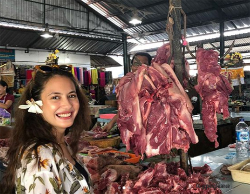 Gaya 8 Artis Belanja ke Pasar Tradisional, Siapa Paling Keren?