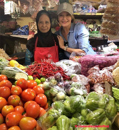 Gaya 8 Artis Belanja ke Pasar Tradisional, Siapa Paling Keren?
