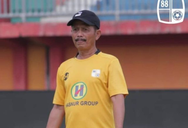Ini Daftar 13 Pelatih yang Dipecat Korban Keganasan Liga 1 2021/2022