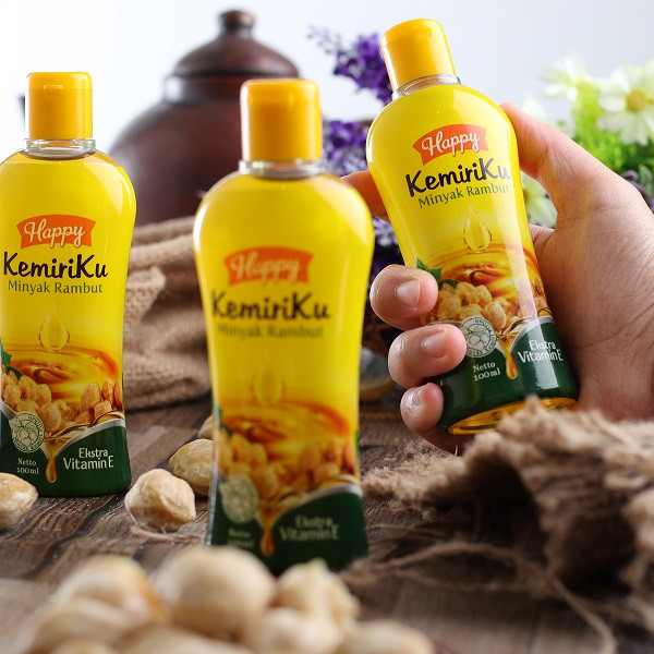 Sehatkan Rambut Hitammu dengan Perawatan Alami dari Minyak Kemiriku