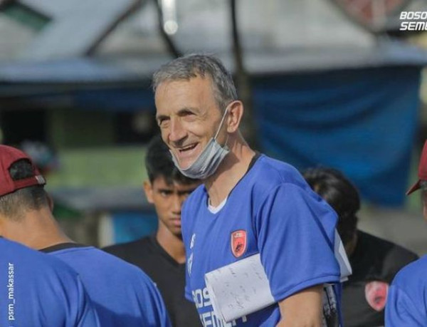 Ini Daftar 13 Pelatih yang Dipecat Korban Keganasan Liga 1 2021/2022