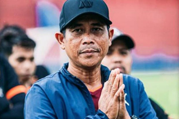 Ini Daftar 13 Pelatih yang Dipecat Korban Keganasan Liga 1 2021/2022