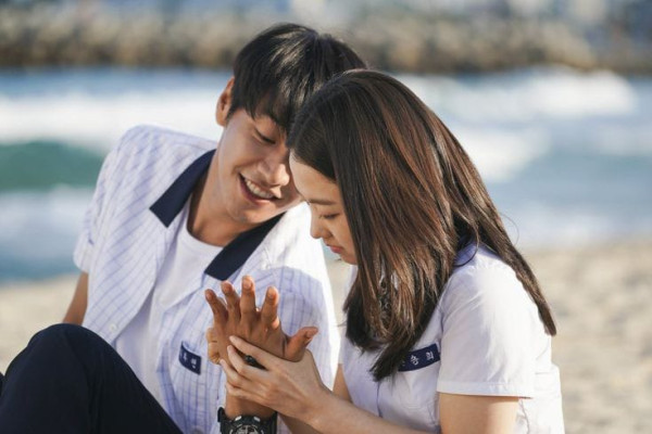 5 Film Korea Genre Angst yang Bisa Bikin Kamu Banjir Air Mata