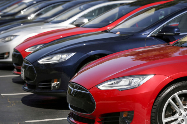 Ini Cara Hacker 19 Tahun Retas 25 Mobil Listrik Tesla dengan Mudah