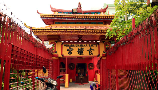 6 Tempat Wisata Menarik dengan Suasana Imlek yang Kental