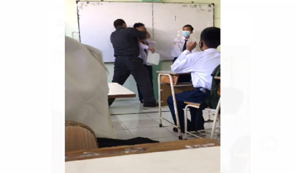 Viral Guru SMP Negeri di Surabaya Tempeleng dan Benturkan Kepala Siswa