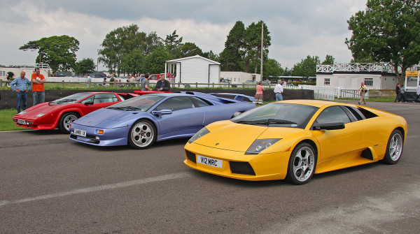 Lamborgini Berencana Hentikan Produksi Supercar Bertenaga Bensin Murni