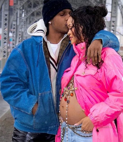 Rihanna Pamer Baby Bump, Buah Cinta Pertama dengan A$AP Rocky