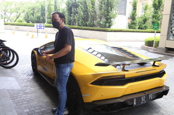 Keren, Kick Off Branding Nanolite Gunakan Lamborghini Huracan
