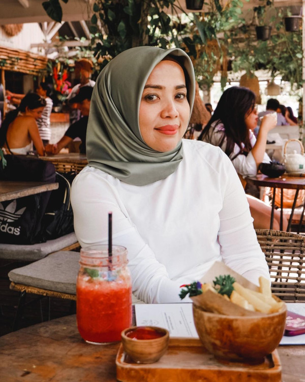 5 Artis Indonesia Menikah Lagi Usai Suami Meninggal, Nomor 3 Naik Pelaminan Usia 73 Tahun