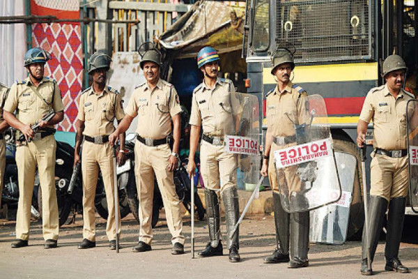 Benarkah Seragam Satpam Mirip dengan Polisi India? Cek Faktanya