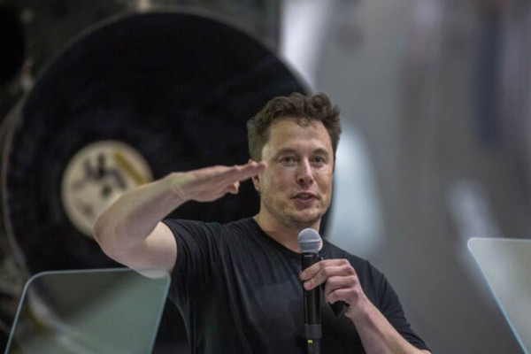 Elon Musk Bongkar Kehebatan Backflip Roket Falcon 9, Bisa Kembali Vertikal ke Stasiun Peluncuran