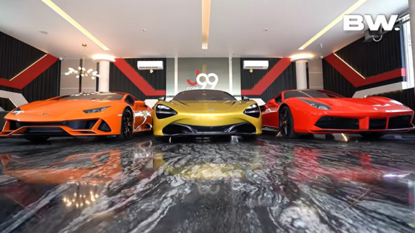 Rumah Mewah Crazy Rich Malang, Ada Lift hingga Galeri Supercar