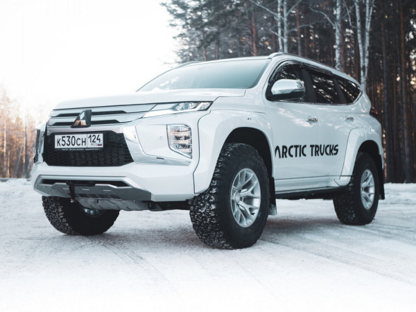 Acrtic Trucks Bikin Mitsubishi Pajero Sport Siap Berpetualang di Salju