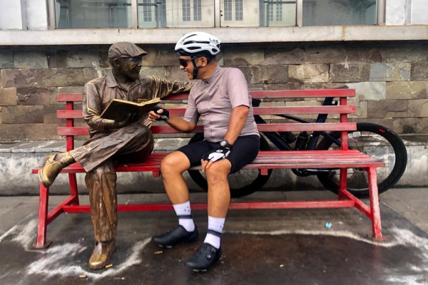 Ini Gaya Foto Saleh Husin dan Pramono Anung Naikin Imun Sambil Gowes