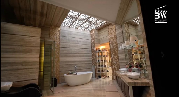 Rumah Mewah Momo Eks Geisha, Ada Danau dan Lapangan Golf