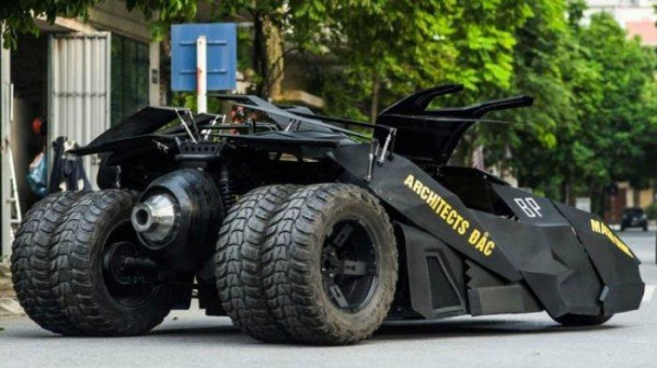 Menyerupai Aslinya, Mahasiswa Vietnam Bikin Mobil Batman