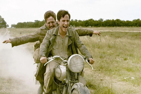 9 Film Traveling dari Kisah Nyata Terbaik yang Wajib Ditonton