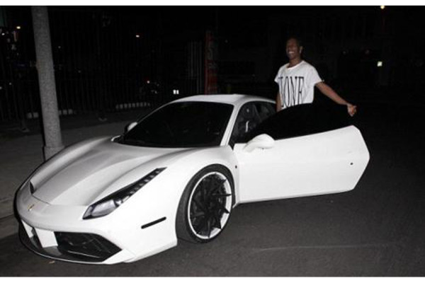 Ini 8 Artis Kolektor Mobil Mewah Tapi Tidak Bisa Menyetir