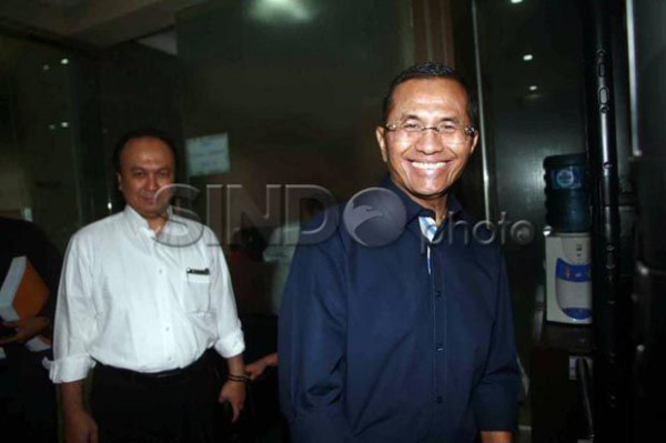 Berlatar Belakang Wartawan, Jadi Menteri Kemudian
