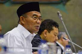 Berlatar Belakang Wartawan, Jadi Menteri Kemudian