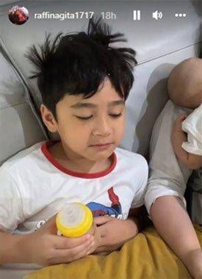 Rafathar Minum ASI Sisa Adiknya, Nagita Slavina: Enak Kan?