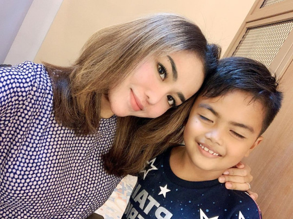 Medina Zein Unggah Foto Lepas Hijab: Ini Penampilan Aku Sekarang