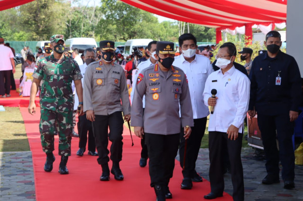Tinjau Percepatan Vaksinasi Serentak se-Indonesia di Bintan Kepri, Ini Pesan Kapolri