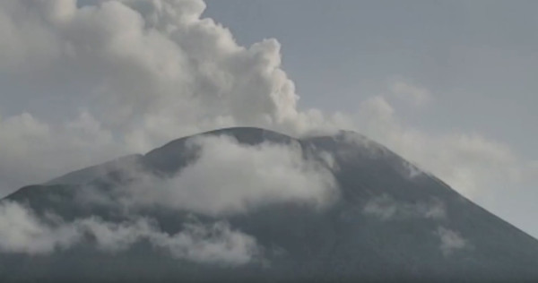 Erupsi Terkini Gunung Ile Lewotolok, 31 Gempa Disertai Gemuruh dan Lava Pijar