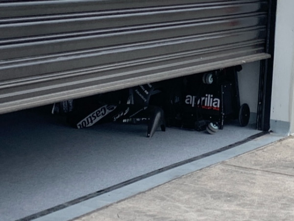 H-1 Jelang Tes Pramusim motoGP 2022 di Sirkuit Mandalika: Ini Beda Penampakan Paddock Marc Marquez dan Quartararo