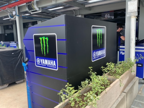 H-1 Jelang Tes Pramusim motoGP 2022 di Sirkuit Mandalika: Ini Beda Penampakan Paddock Marc Marquez dan Quartararo
