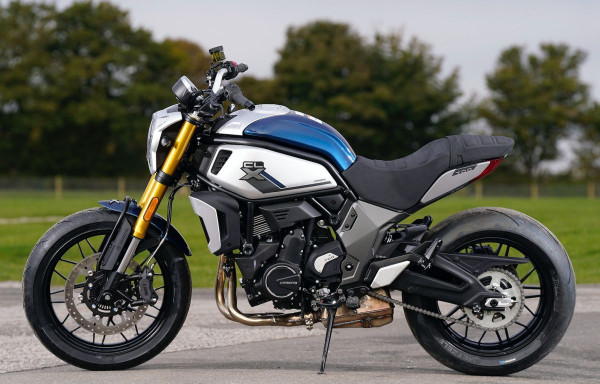 Gabungkan Roadster dan Cafe Racer, CFMoto 700CL-X 2022 Resmi Meluncur