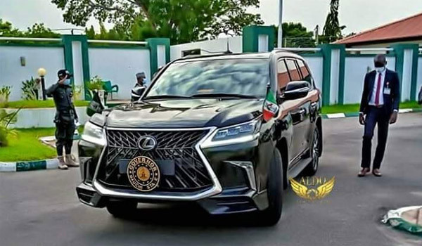 Mobil-mobil Dinas Para Gubernur Nigeria yang Bikin Panas Dingin