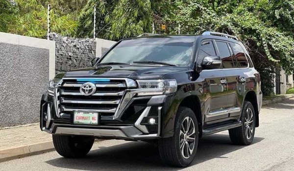Mobil-mobil Dinas Para Gubernur Nigeria yang Bikin Panas Dingin