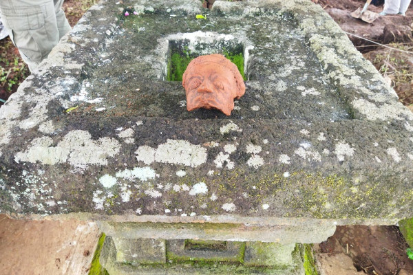 Candi Mataram Kuno Era Mpu Sindok Ditemukan di Malang, Ada Topeng Wajah Manusia dari Gerabah