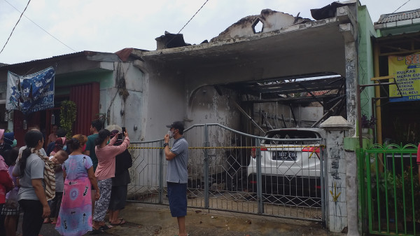 Penampakan Bekas Kebakaran yang Hanguskan Toko Sembako di Depok