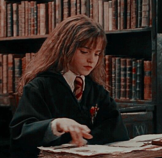 7 Tips Belajar dari si Cerdas Hermione Granger, Sahabat Harry Potter