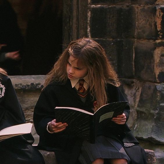 7 Tips Belajar dari si Cerdas Hermione Granger, Sahabat Harry Potter