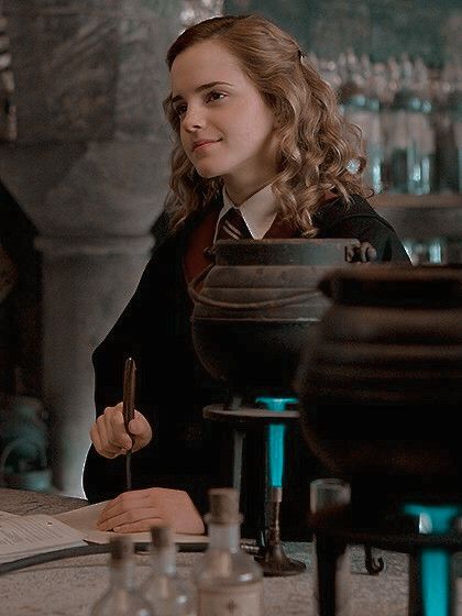 7 Tips Belajar dari si Cerdas Hermione Granger, Sahabat Harry Potter