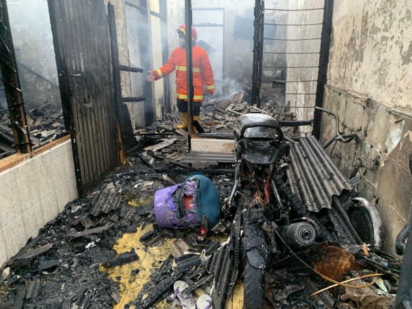 Kebakaran Hebat Hanguskan Rumah di Kompleks Lapas Tangerang