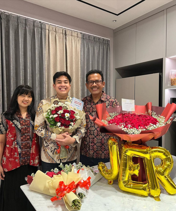 Jerome Polin Lulus Kuliah, Judul Skripsinya Bikin Ketawa Ngakak