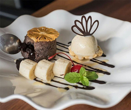 3 Tempat Makan Instagramable Dekat Sirkuit Mandalika, Rekomendatif Banget!