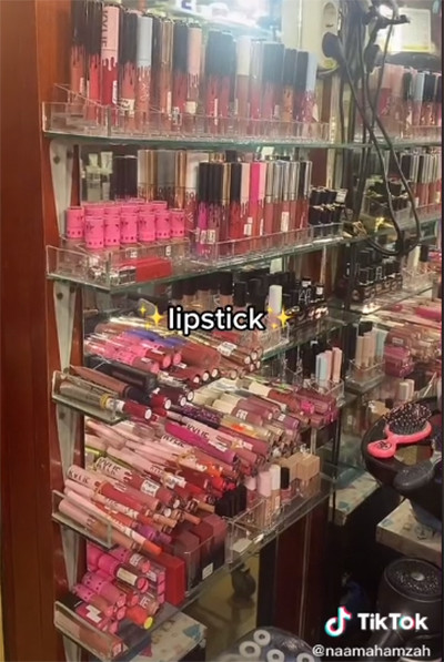 Viral! Nenek Ini Punya Kamar Rias dengan Koleksi Makeup Superlengkap, Saingan Tasya Farasya