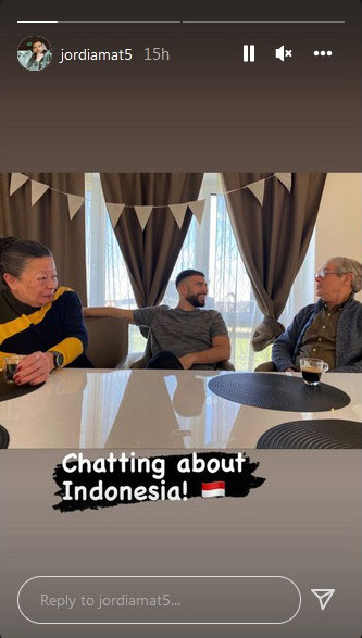 Jordi Amat Antusias Ngobrol Tentang Indonesia Bersama Kakek dan Neneknya