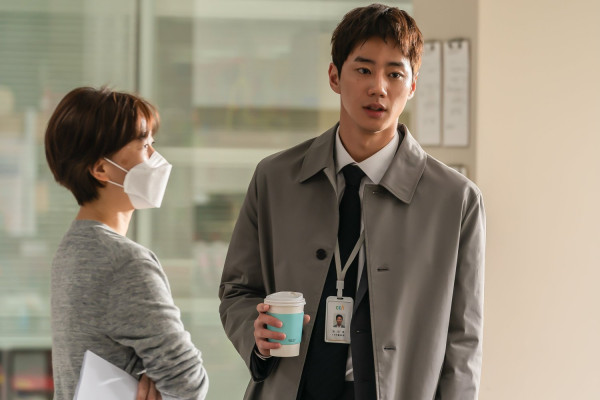 4 Hal yang Bikin Love and Leashes Beda Jauh dengan Fifty Shades of Grey
