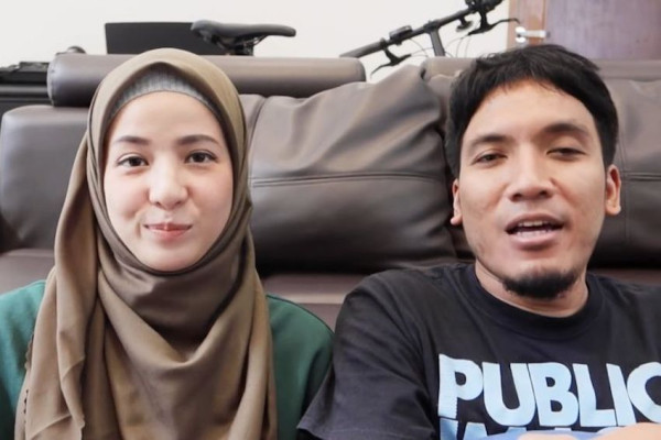 4 Pasangan Artis yang Usianya Beda Jauh, Nomor 3 Selisih 45 Tahun