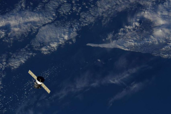 Roscosmos Kirim Ribuan Kilogram Logistik ke ISS untuk Kosmonot Rusia