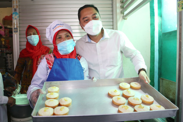 Dongkrak Ekonomi Warga Perkampungan, Pemko Surabaya Kembangkan Potensi Kampung Wisata Kue