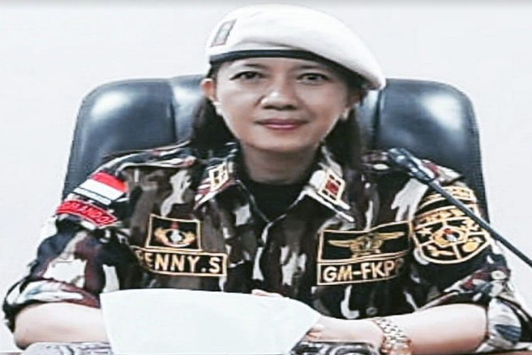 Ibu Kandung Polwan Cantik Briptu Christy Ternyata Pensiunan Perwira Polisi Berpangkat AKBP