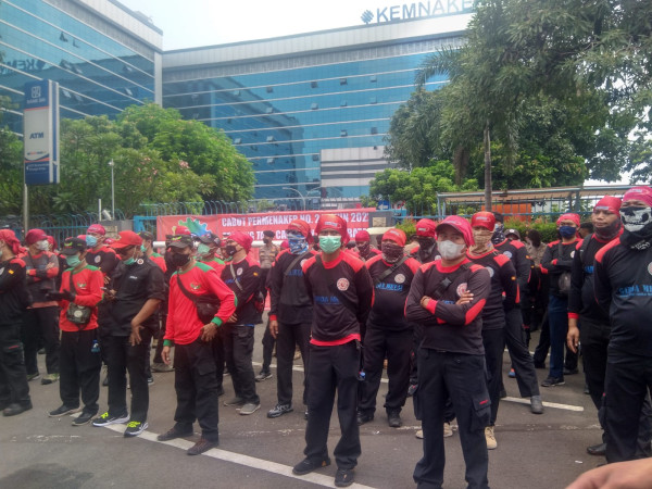 Unjuk Rasa, Buruh Tuntut Aturan Baru Soal Pencairan JHT Dicabut